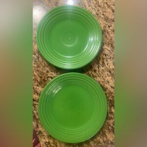 Homer Laughlin fiestaware Vibrant Green 9 inch luncheon Plates set of two